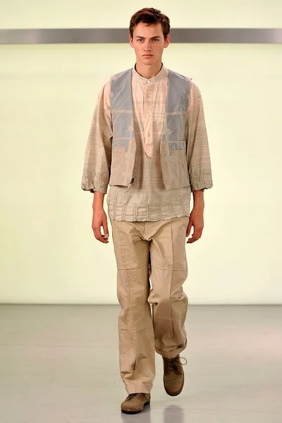 Look 27